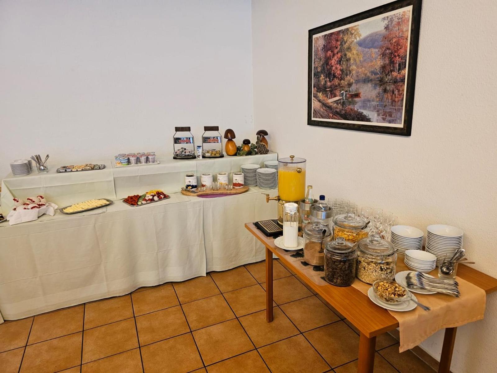 Hotel Zur Krone Хаселфелде Екстериор снимка